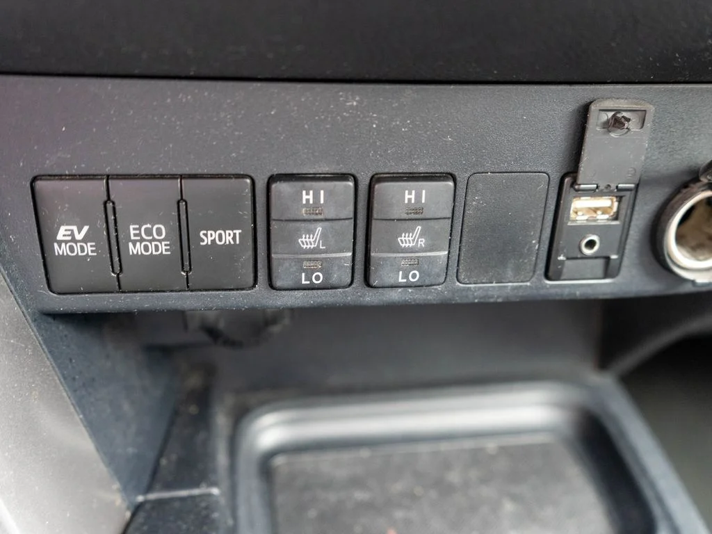 Used 2016 Silver Toyota Limited image 23