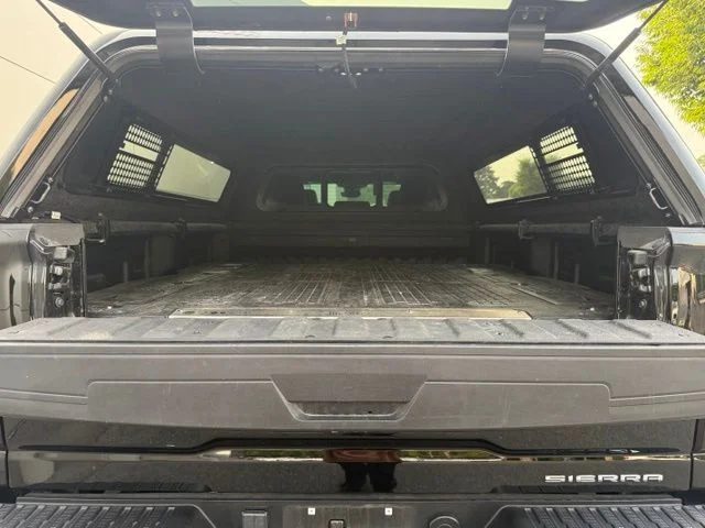 Used 2025 Onyx Black GMC Denali Ultimate image 13