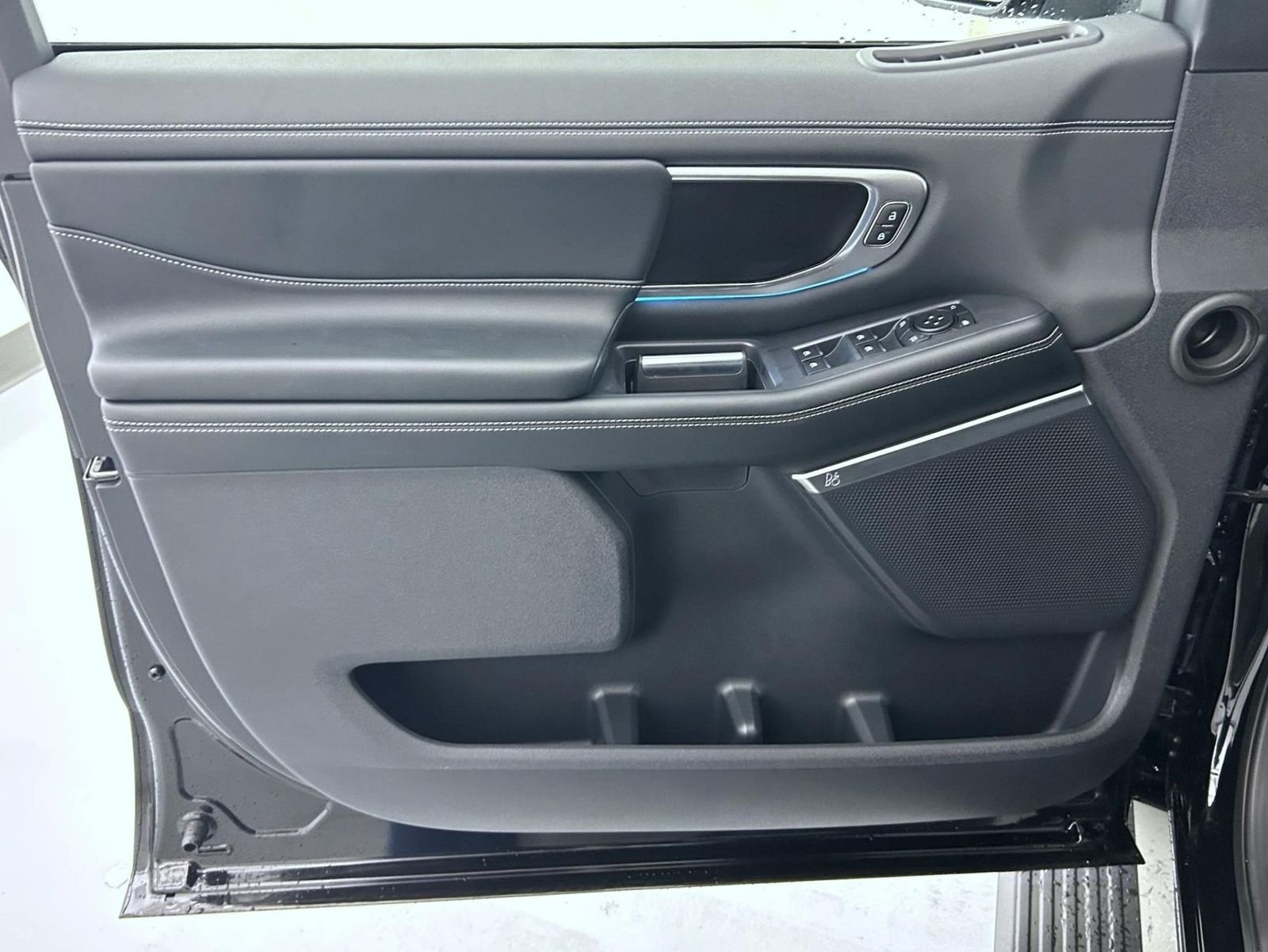 New 2027 Agate Black Metallic Ford Platinum image 10