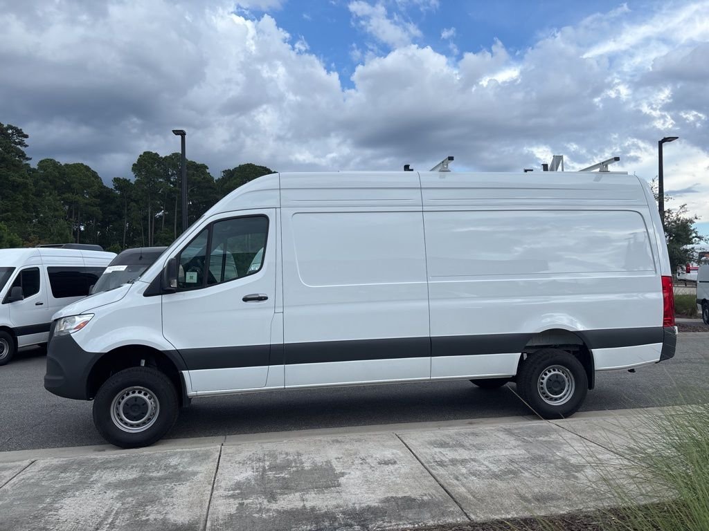 Used 2024 White Mercedes-Benz Cargo 170 WB image 6