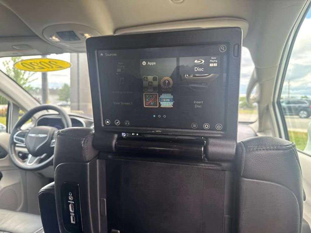 Used 2020 White Chrysler Touring L Plus image 33