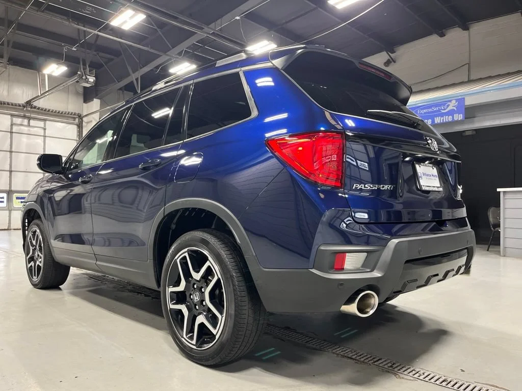 Certified Used 2023 Obsidian Blue Pearl Honda AWD ELITE image 43