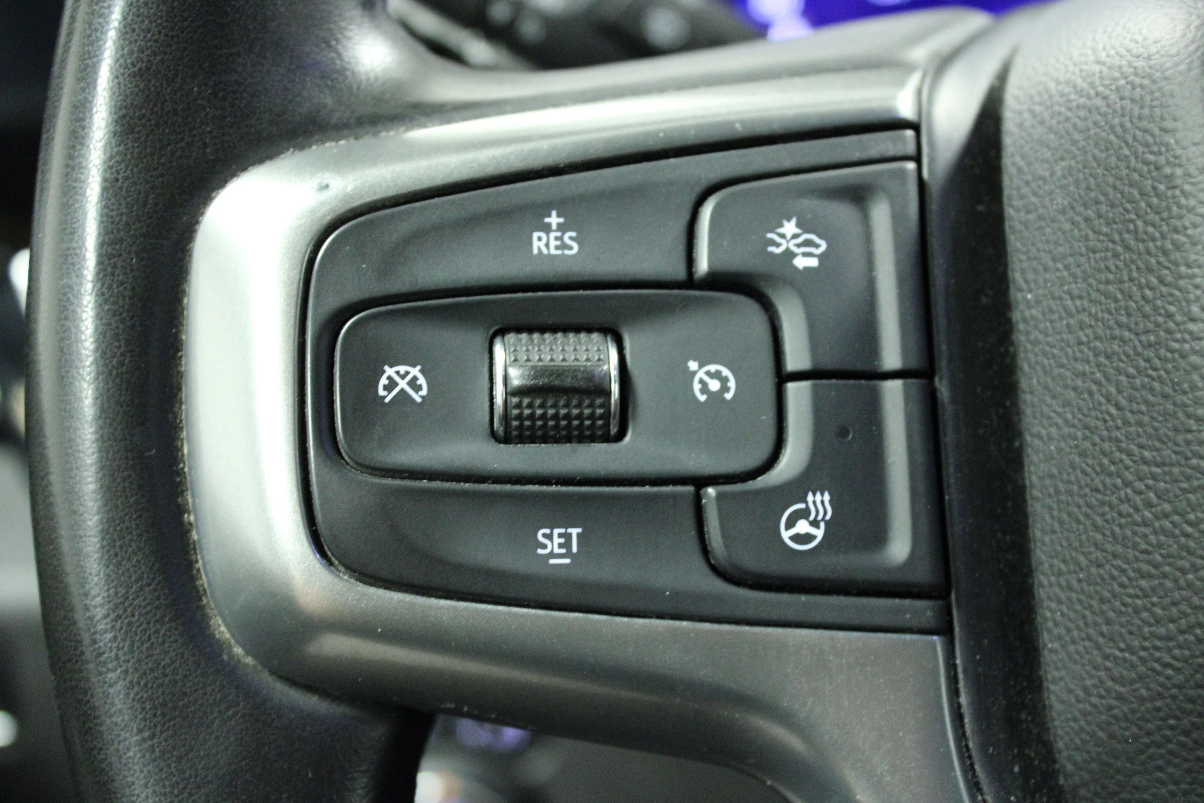 Used 2025 Summit White Chevrolet LT image 20