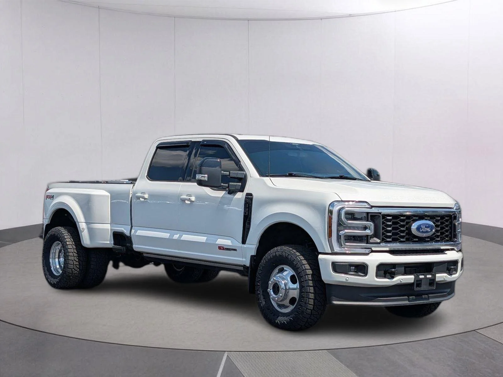 Used 2025 Star White Metallic Tri-Coat Ford Platinum image 8