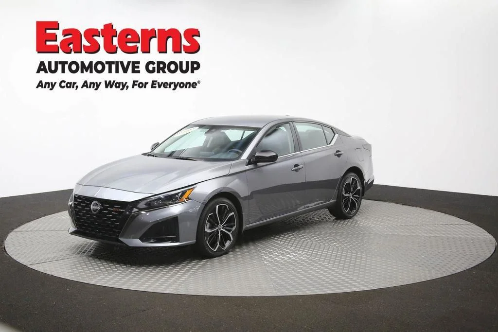 Used 2025 Gray Nissan 2.5 SR image 56