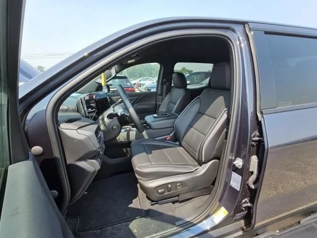 Used 2025 Blue Smoke Metallic Chevrolet LT - Extended Range image 5