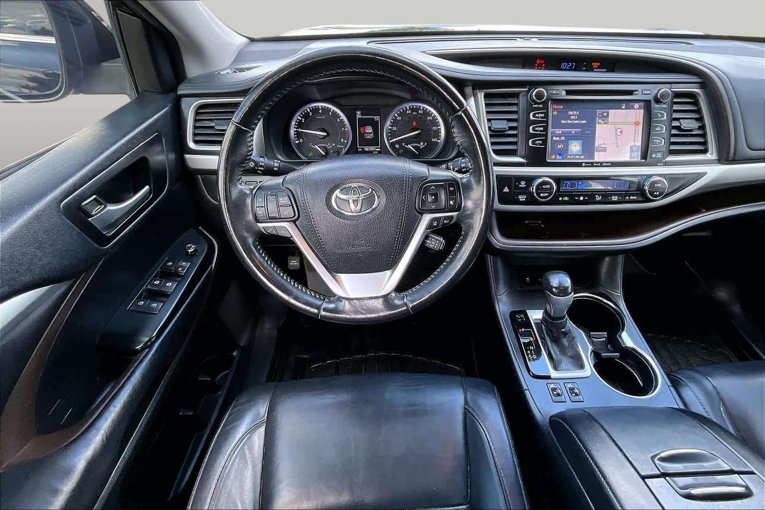 Used 2017 Midnight Black Metallic Toyota XLE image 5