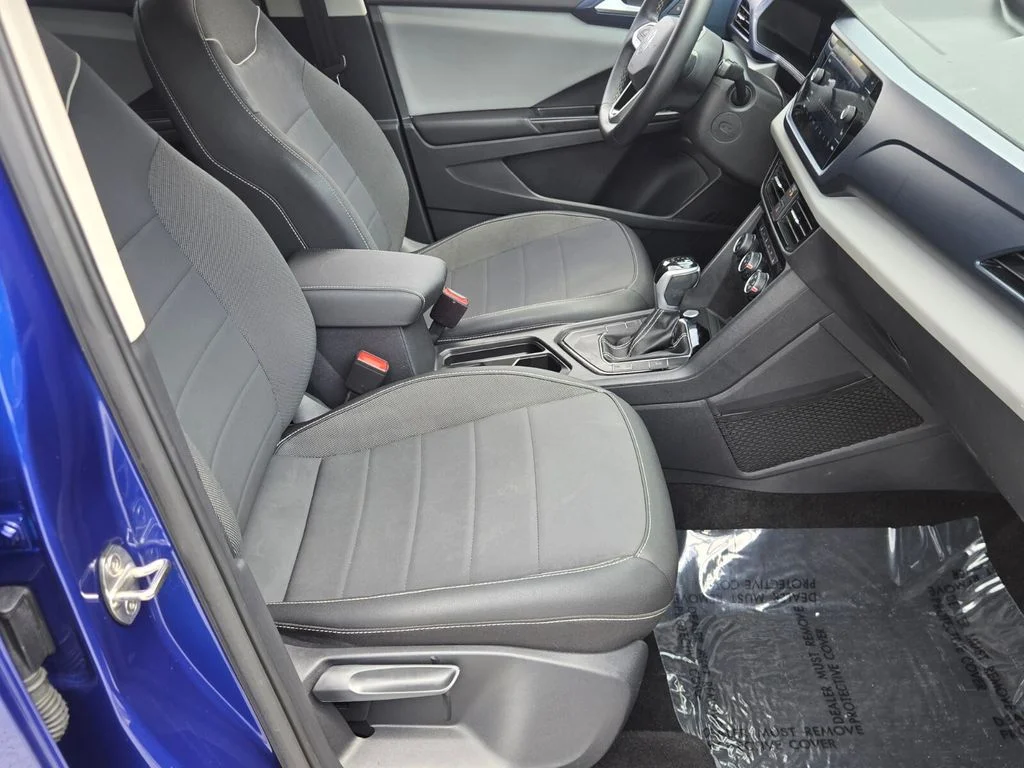 Certified Used 2023 Blue Volkswagen 1.5T SE image 18