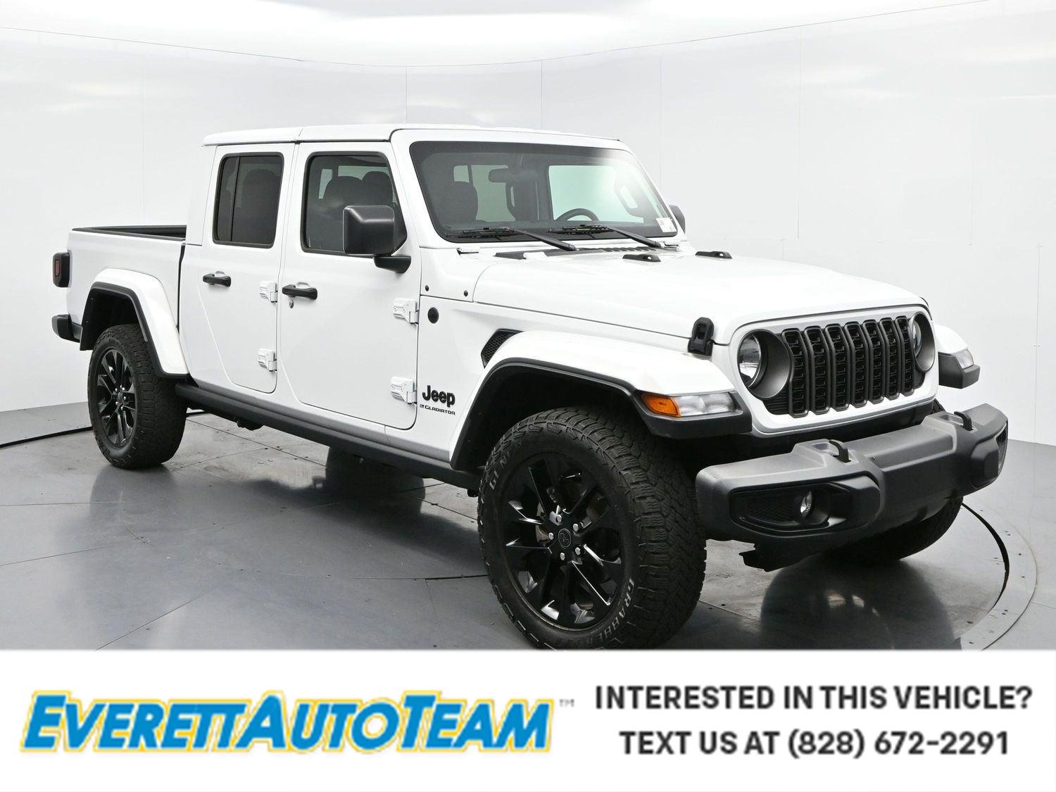 2024 Jeep Gladiator Nighthawk Auto's photo