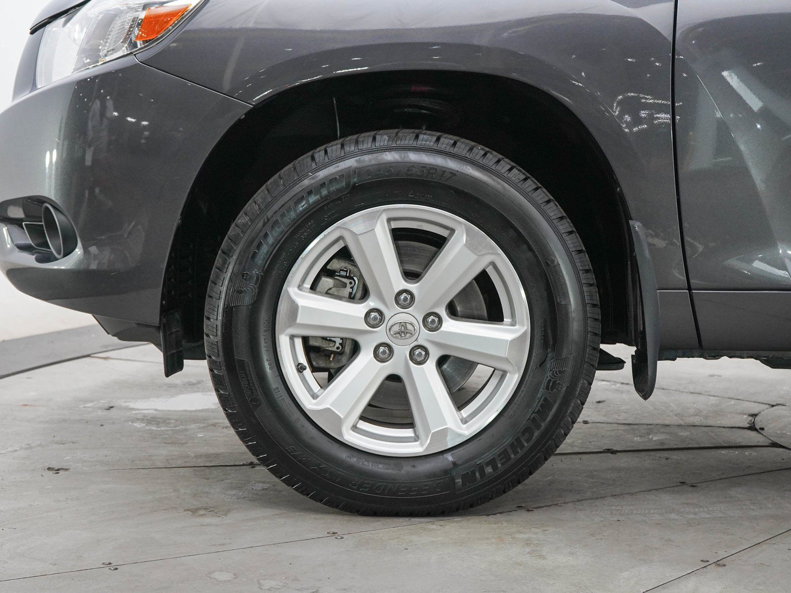 Used 2008 Magnetic Gray Metallic Toyota Base image 26