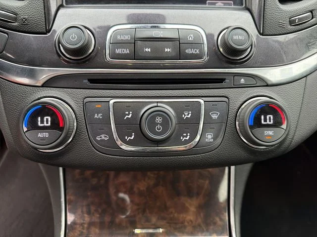 Used 2015 Red Chevrolet LT image 20