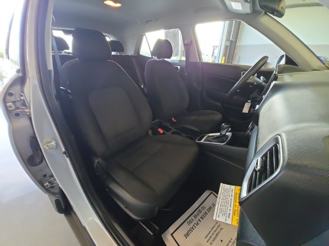 Used 2020 Silver Hyundai SE image 29