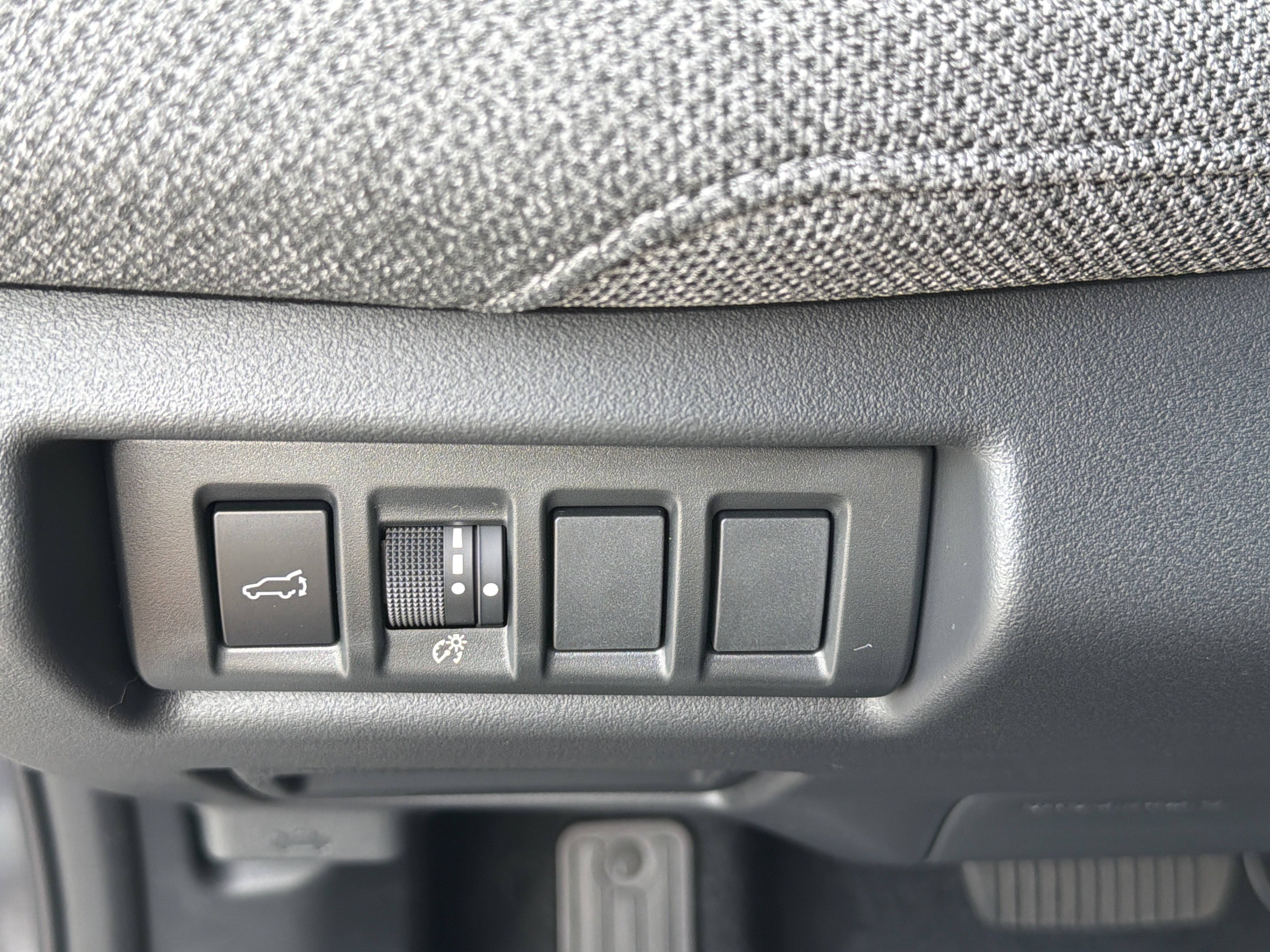 New 2026 MAGNETITE GRAY METALLIC Subaru Premium image 31