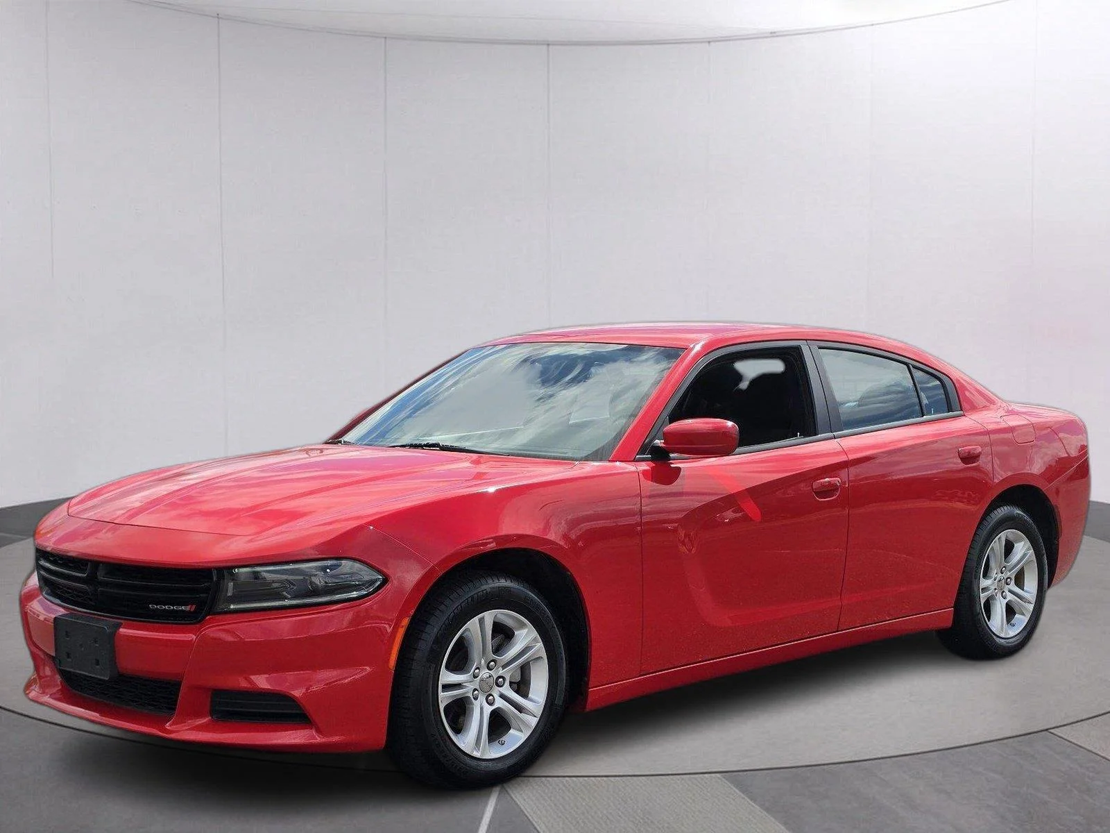 Used 2022 Torred Clearcoat Dodge SXT image 1