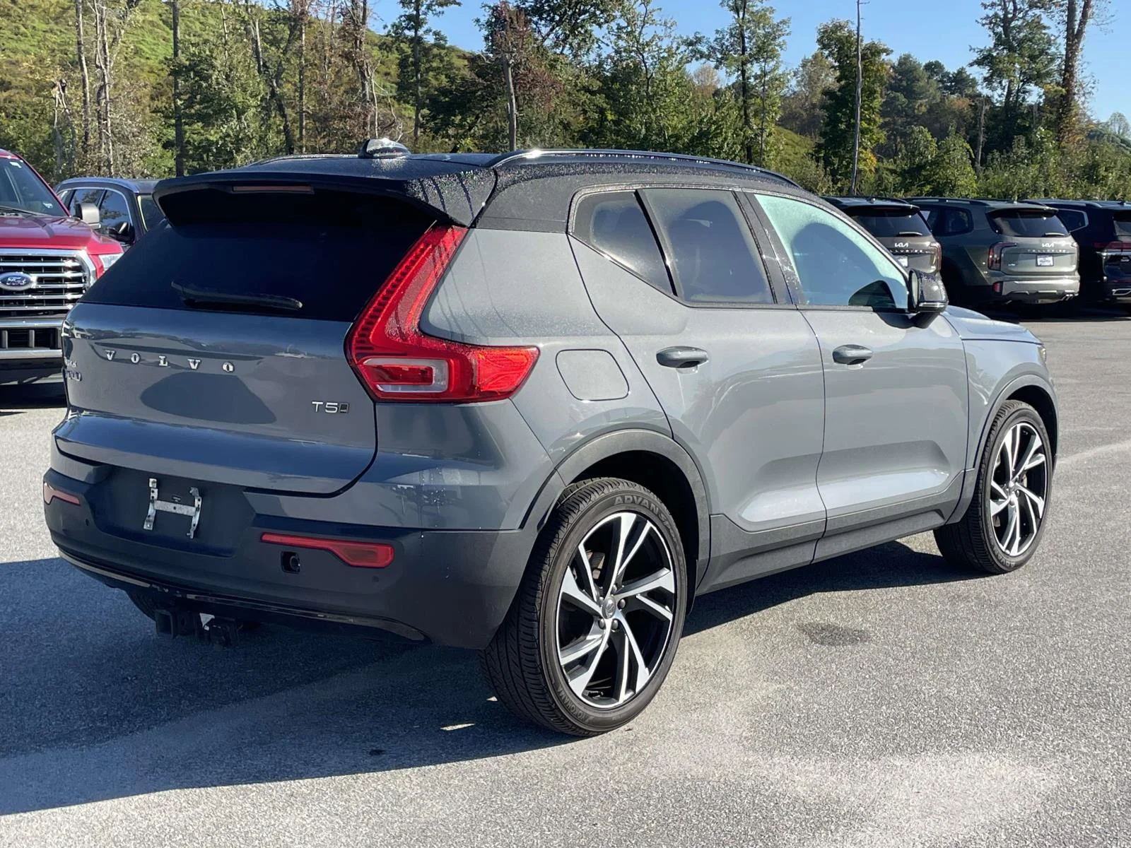 Used 2021  Volvo R-Design image 28