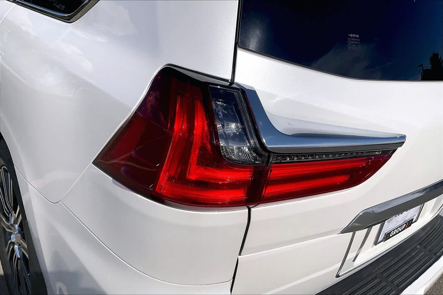 Used 2021 Eminent White Pearl Lexus  image 27