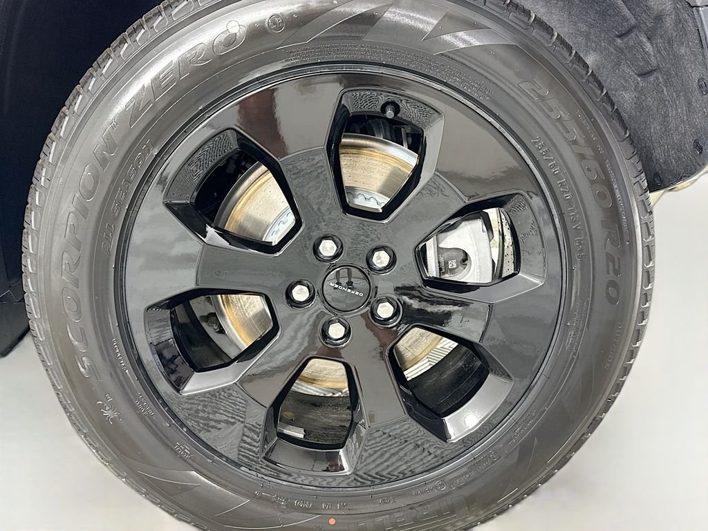 New 2026 Fuji White Land Rover S image 32