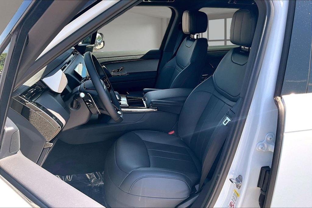 New 2026 Fuji White Land Rover Dynamic SE image 9