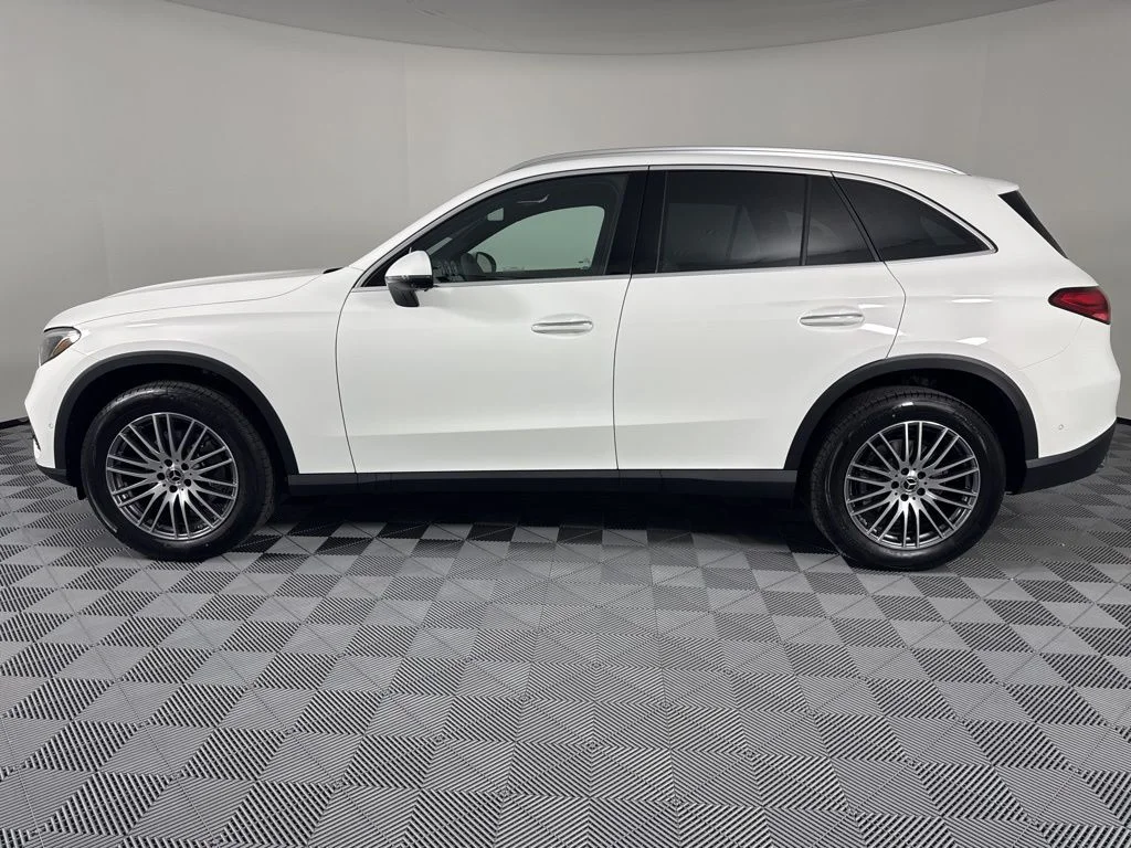 New 2026 White Mercedes-Benz GLC 300 image 11