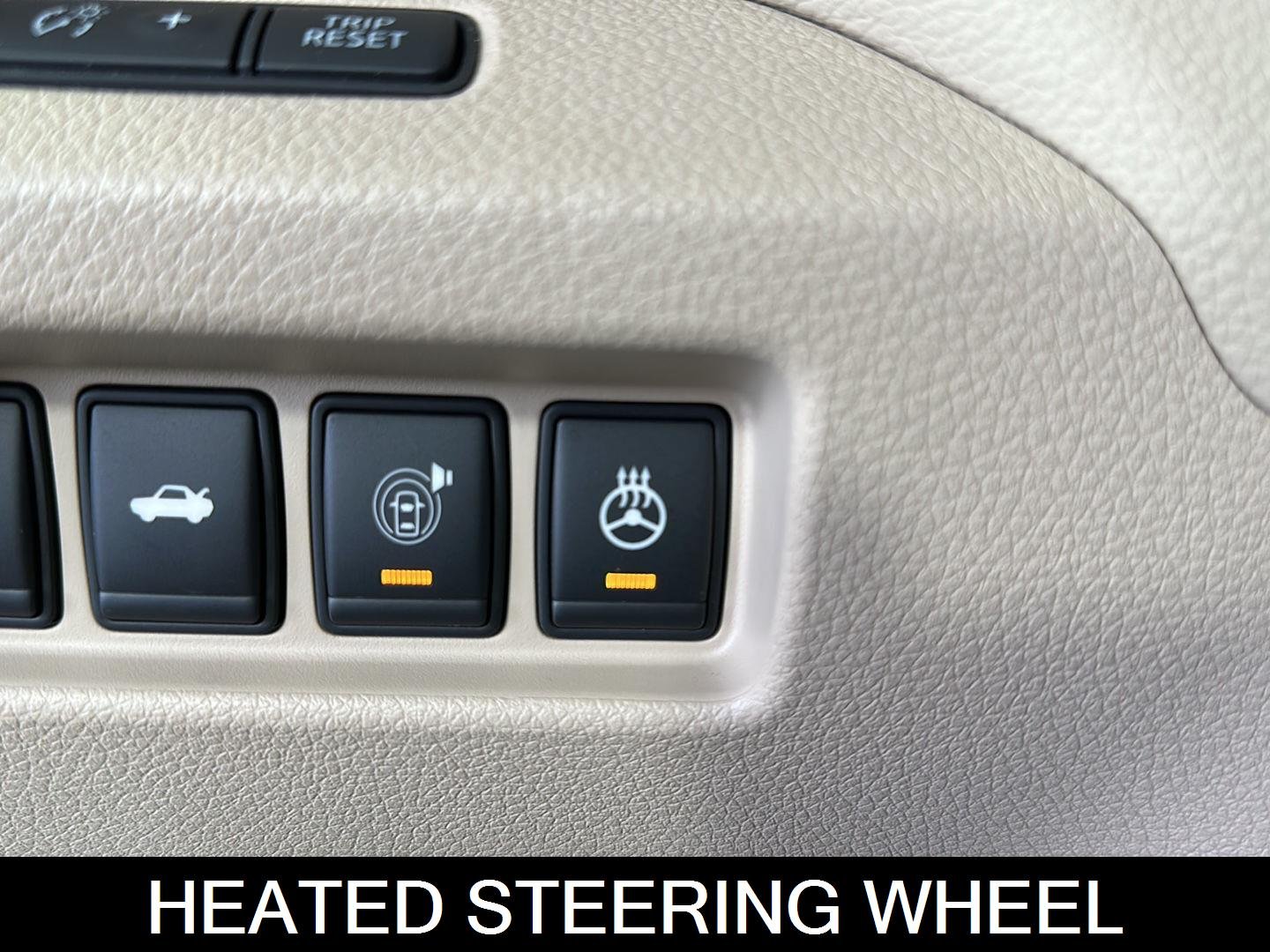Used 2013 Pearl White Nissan 3.5 SL image 9