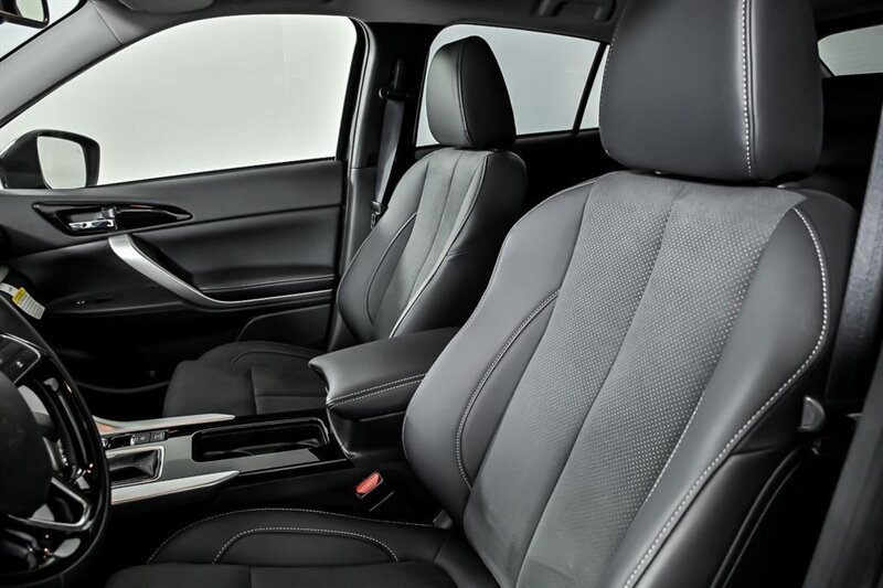 2025 Mitsubishi Eclipse Cross SE - Photo 13