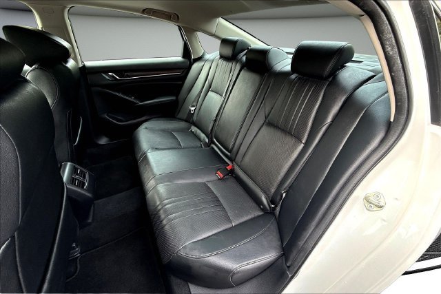 Used 2019 White Honda Touring image 24