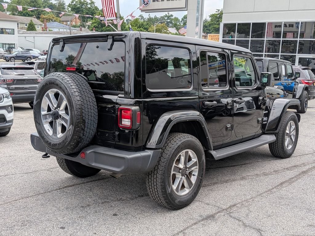 Used 2022 Black Jeep Unlimited Sahara image 6