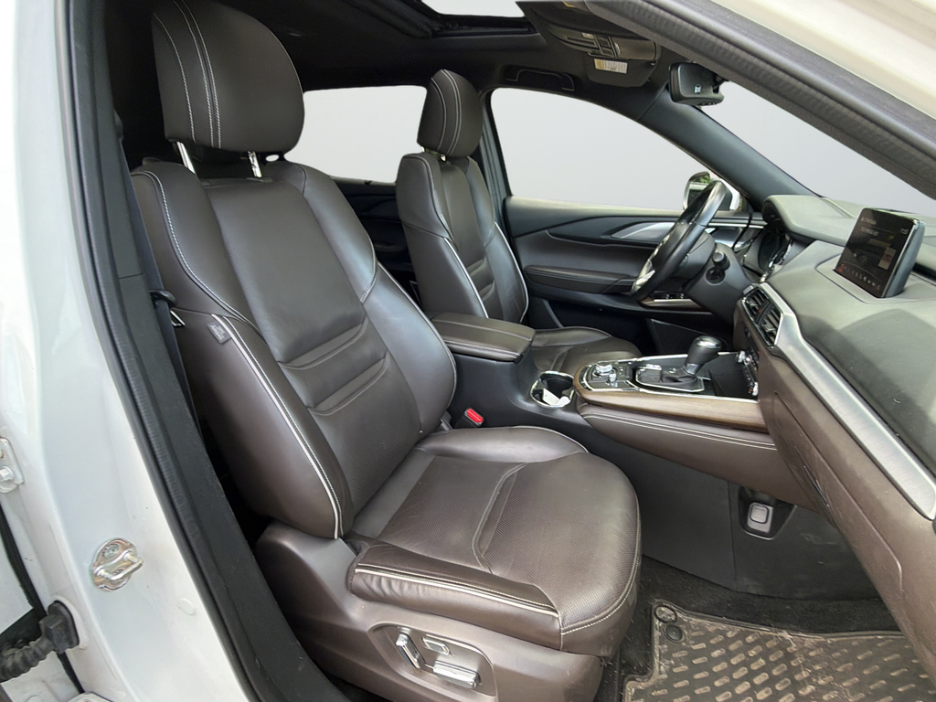 Used 2020 White Mazda Signature image 25