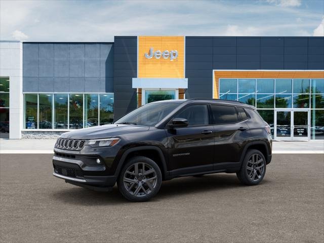 New 2026 Diamond Black Crystal Pearlcoat Jeep Latitude Altitude image 28