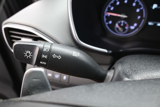 Used 2023 Gray Hyundai SEL image 17