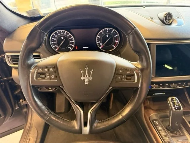 Used 2021 Gray Maserati Base image 18