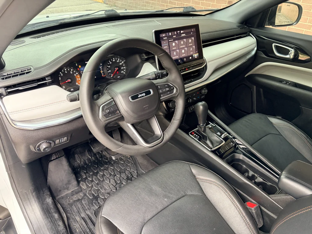 Used 2023 Bright White Clearcoat Jeep Limited image 12