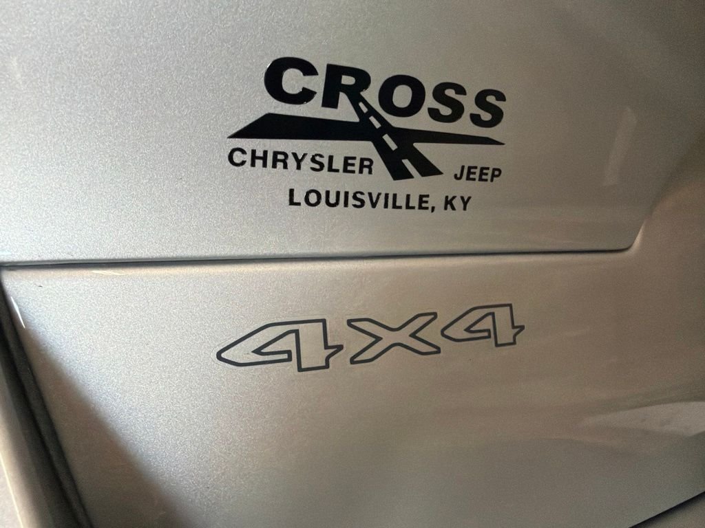 New 2026 Silver Zynith Exterior Paint Jeep Limited image 22