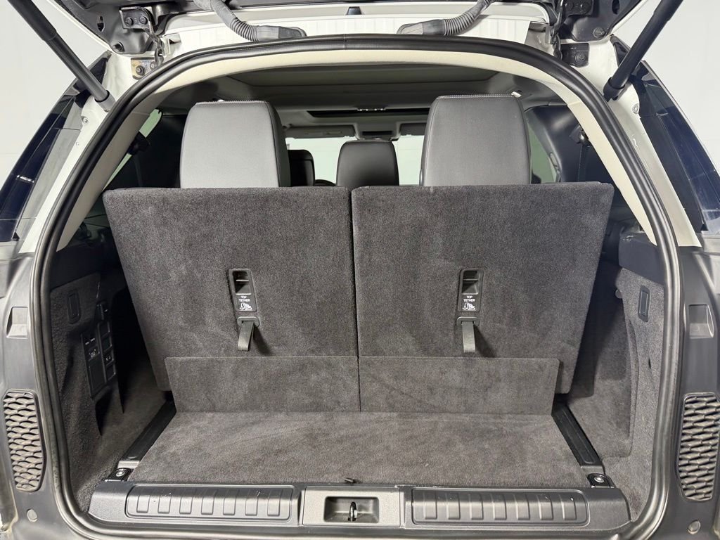 Used 2024 Fuji White Land Rover S image 35