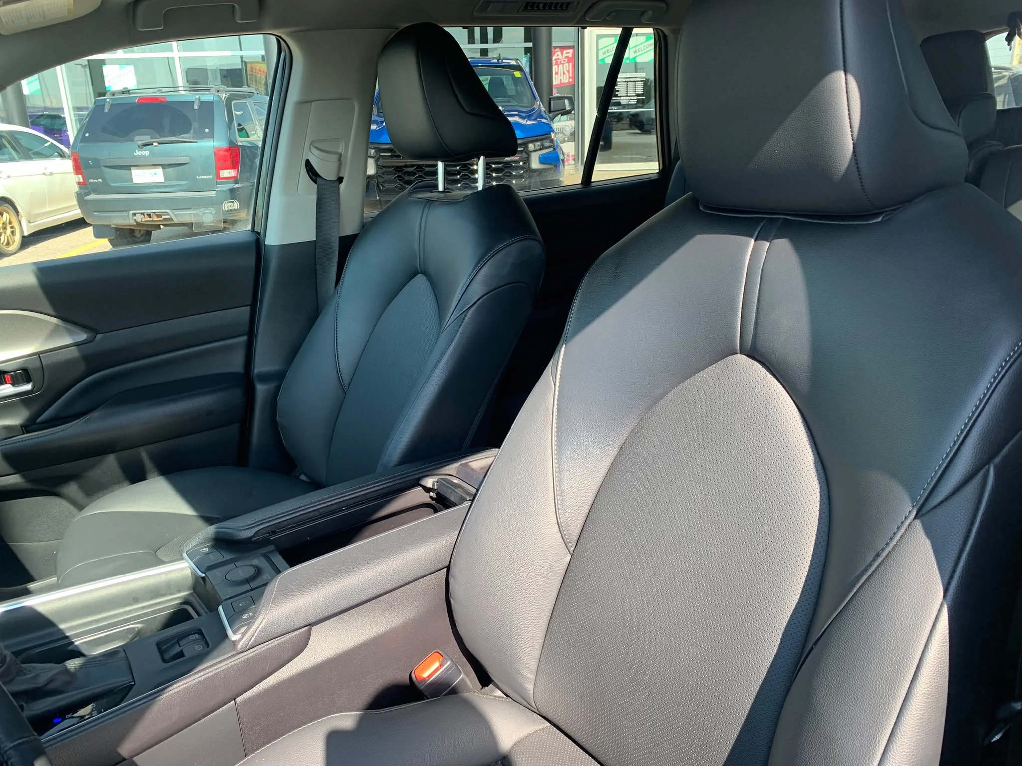 Certified Used 2024 Midnight Black Metallic Toyota XLE AWD*8 Pass | Adaptive Cruise | Htd Leather | Htd Wheel | Lane Keep Assist | Blind Spot Detection image 6