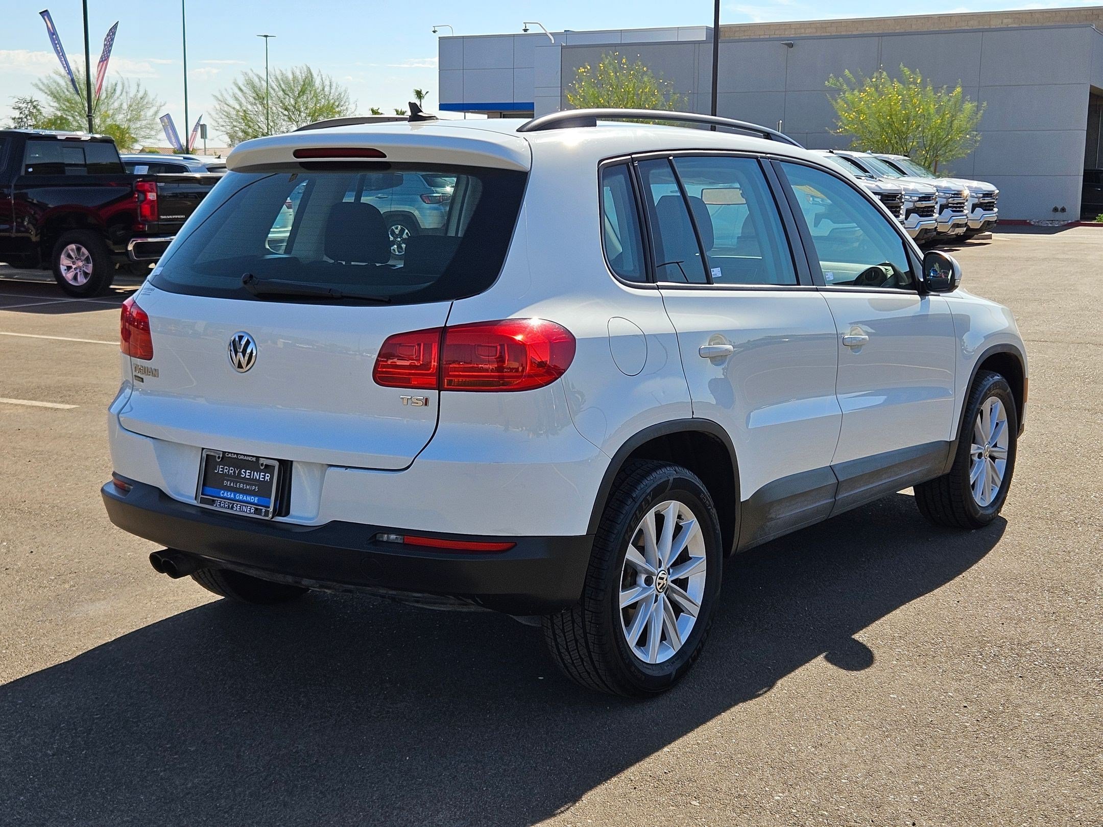 Certified Used 2017 White Volkswagen 2.0T image 5