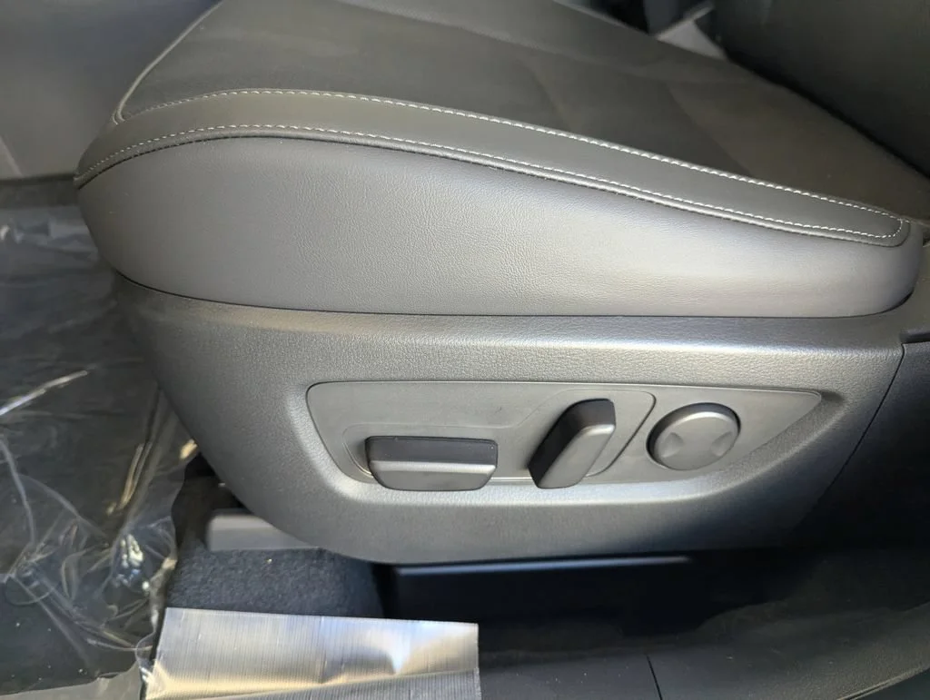 Used 2026 White Mazda 2.5 S Preferred image 11