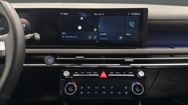 Used 2026 Atlas White Hyundai Limited image 13