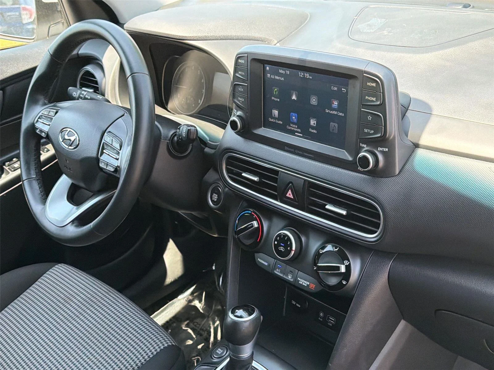 Used 2018 Chalk White Hyundai SEL image 28