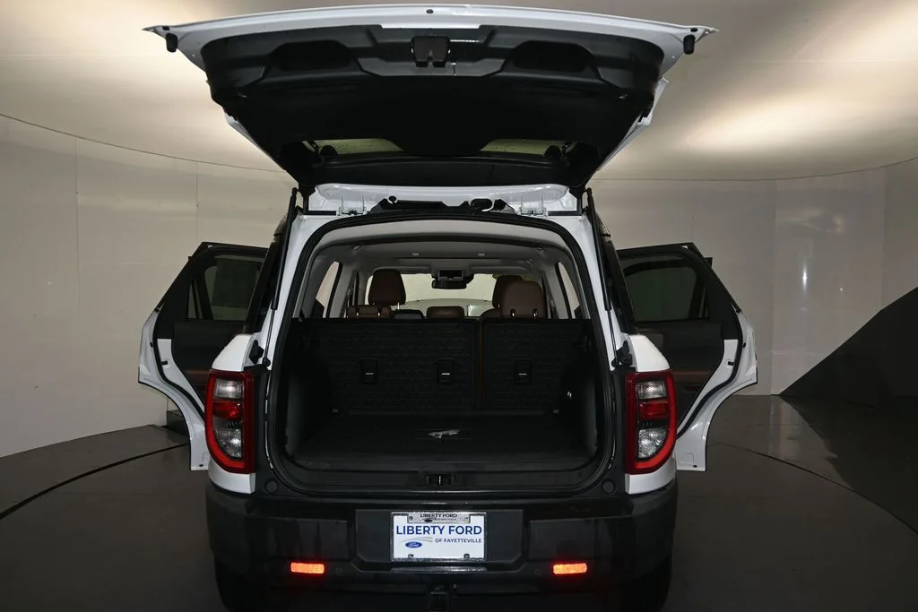 Certified Used 2021 Oxford White Ford Badlands image 11