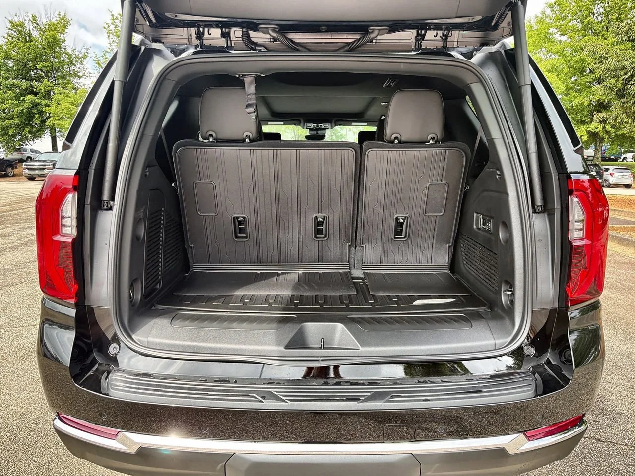 New 2026 Onyx Black GMC Elevation image 21
