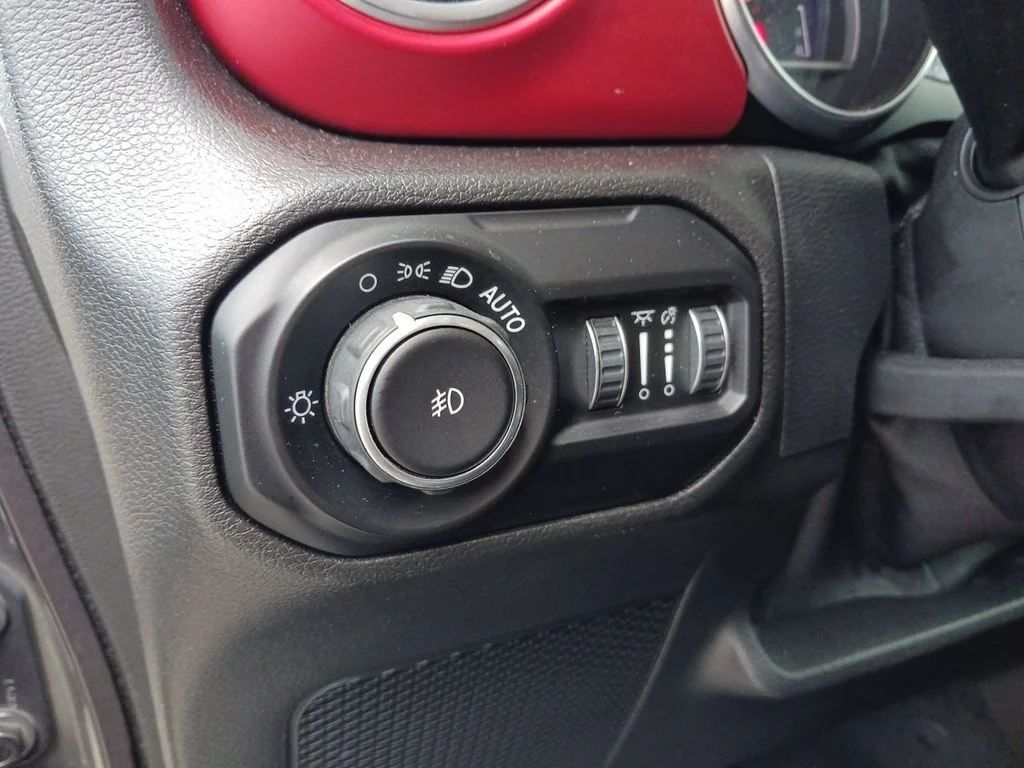 Used 2021 Gray Jeep Rubicon image 37