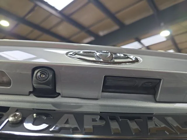 Used 2019 Silver Toyota XLE image 14
