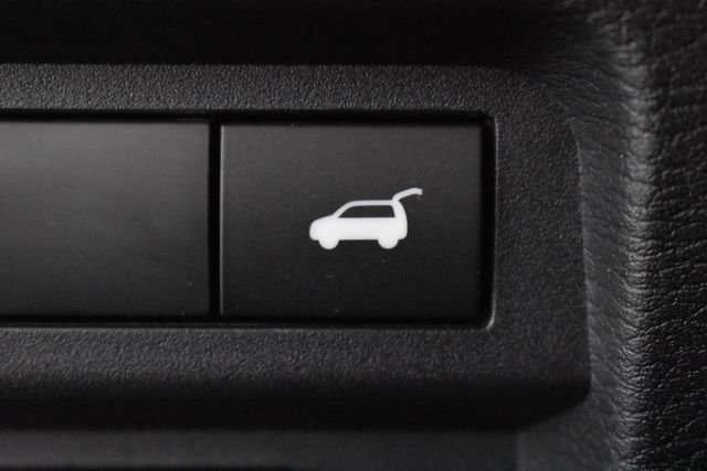 Used 2025  Mitsubishi SEL image 33
