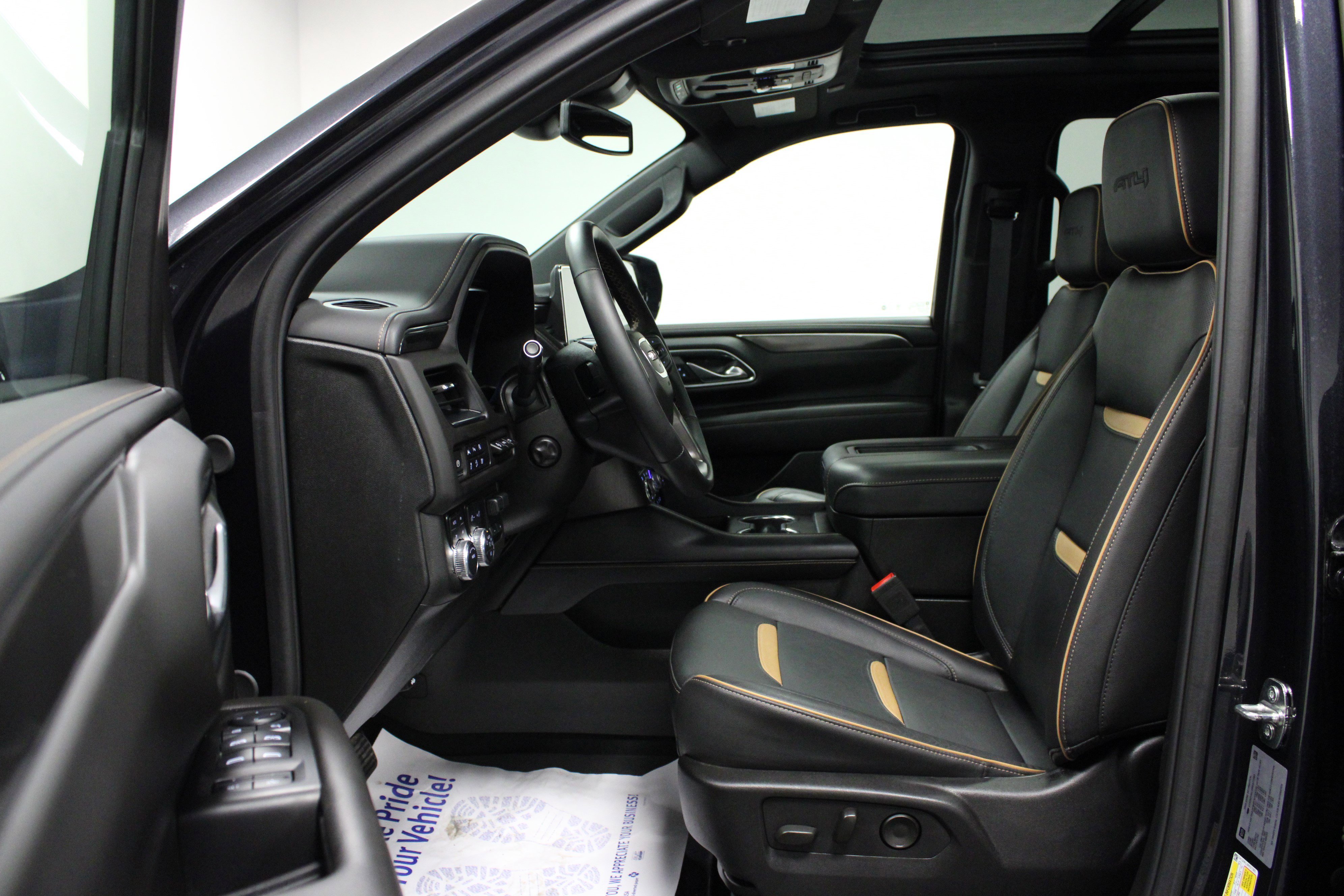 Used 2024 Titanium Rush Metallic GMC AT4 image 12