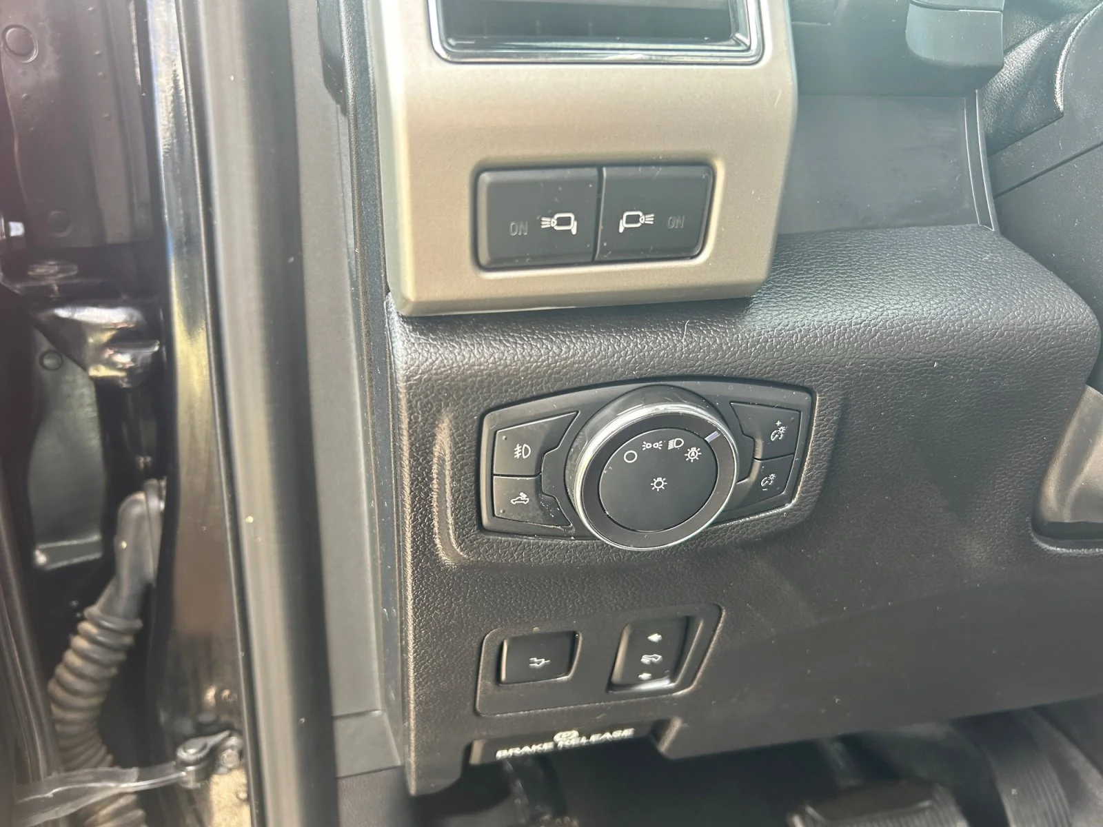 Used 2020 BLACK Ford LARIAT Dually Low Kms image 16