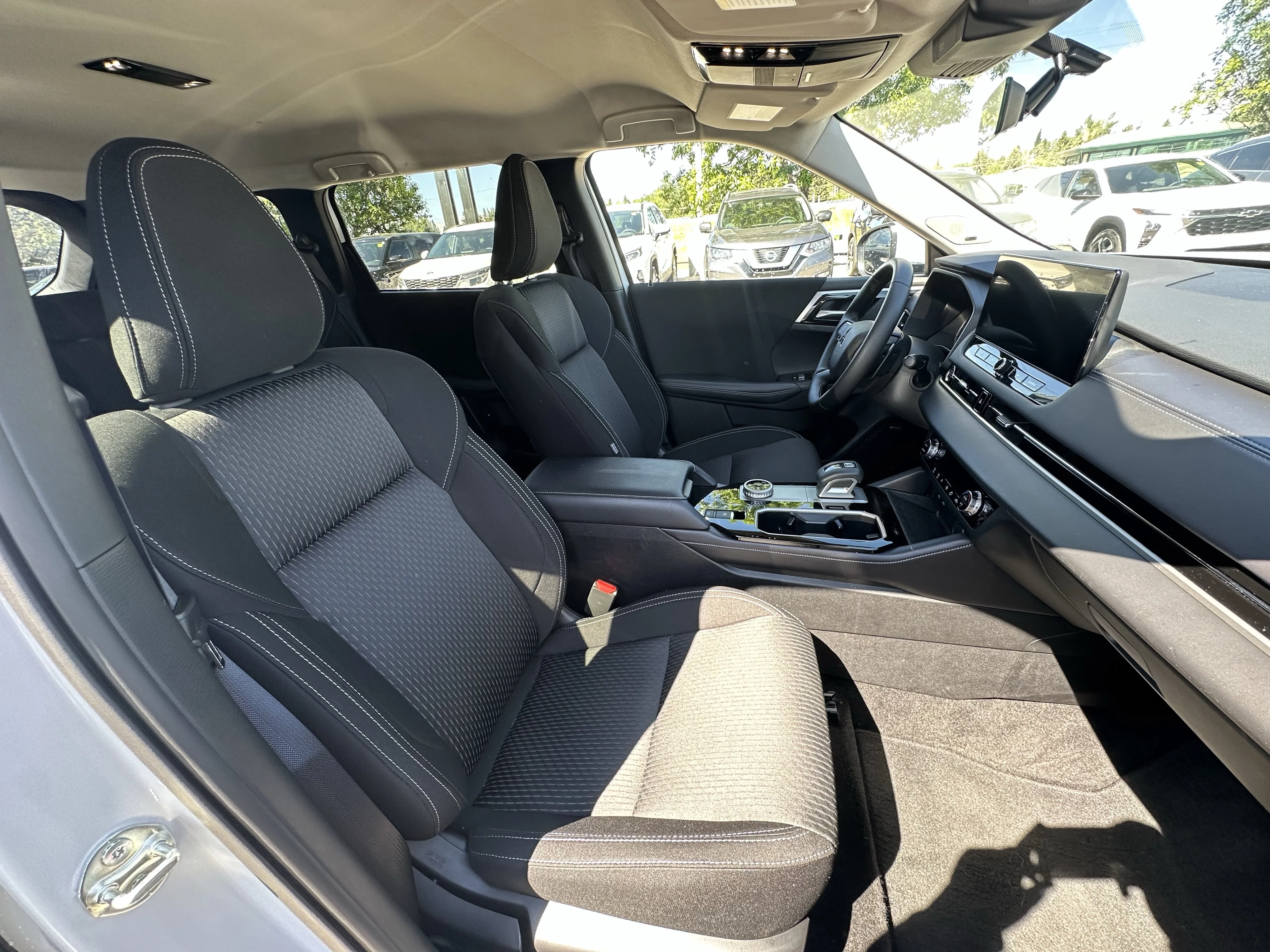 Certified Used 2025  Mitsubishi ES image 18