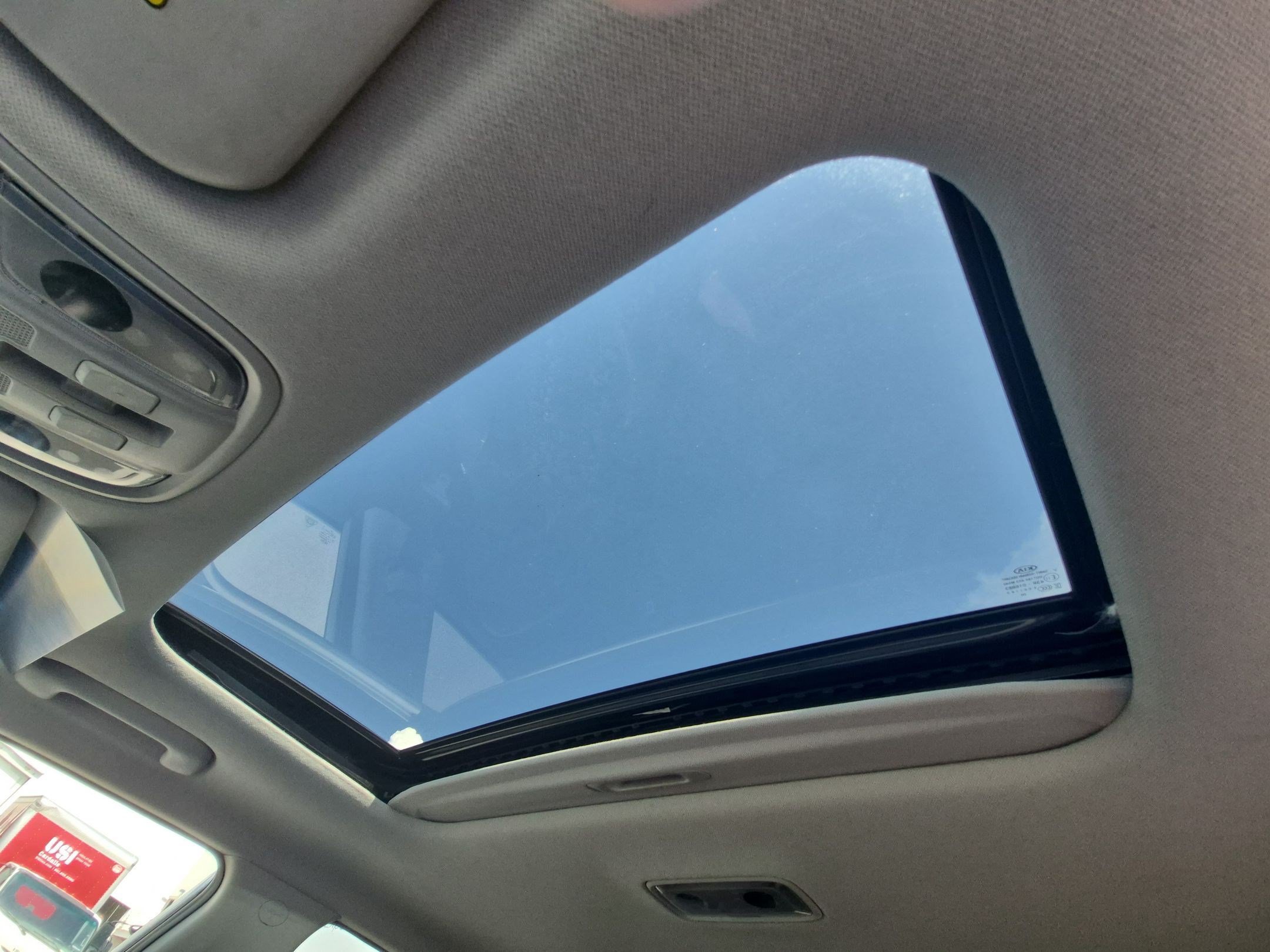 Used 2018 Silky Silver Kia Touring image 14