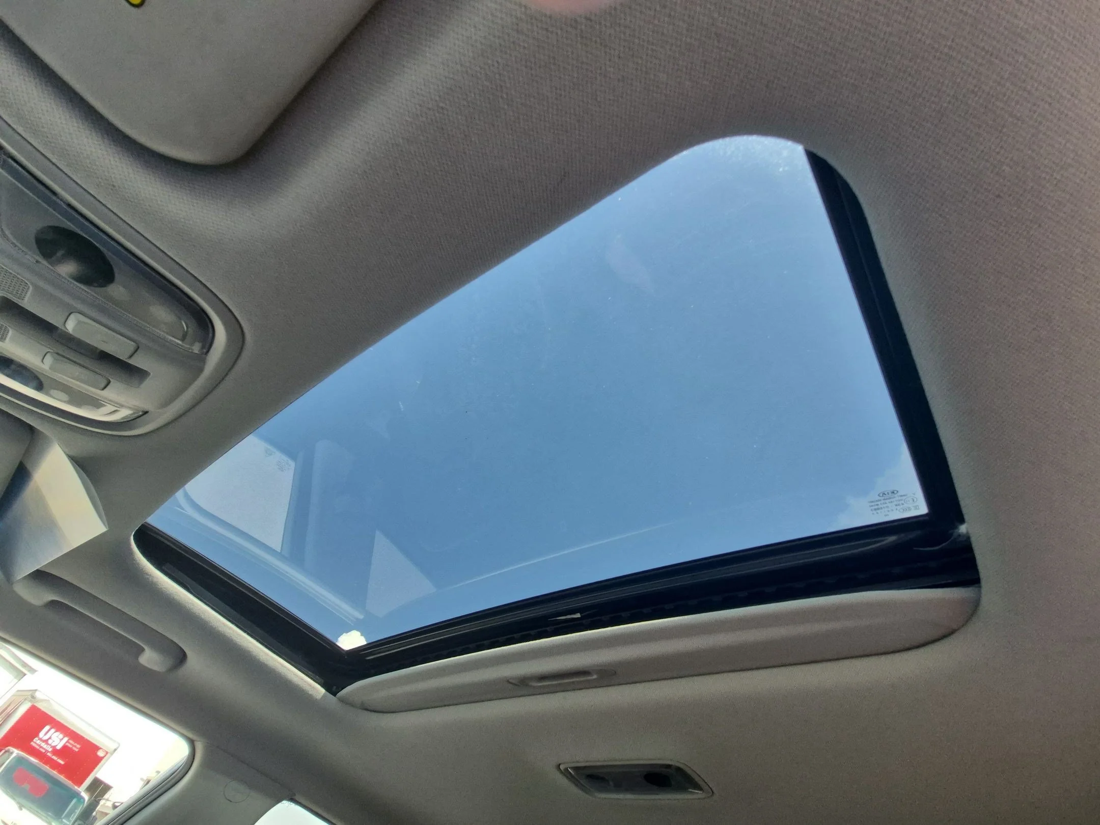 Used 2018 Silky Silver Kia Touring image 14