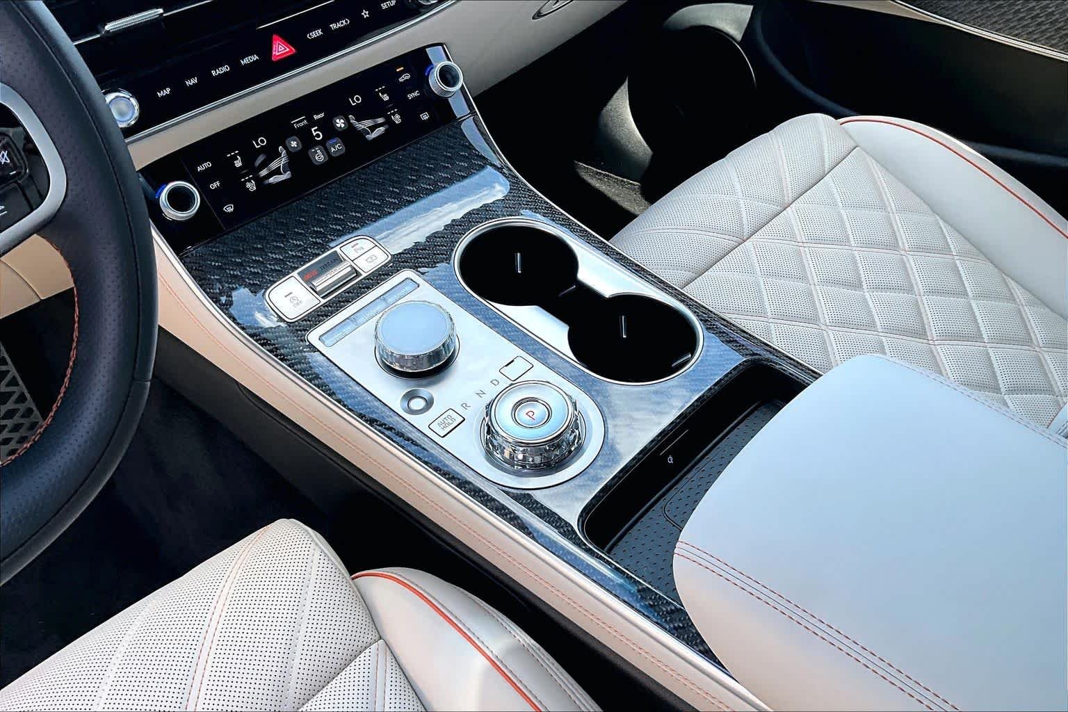 Used 2026 Uyuni White Genesis 3.5T Sport Prestige image 32